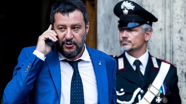 Salvini firma divieto per Open Arms Salvini firma divieto per Open Arms