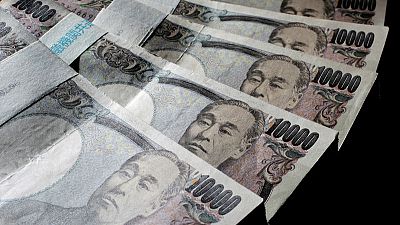 الين يتمسك بمكاسبه والمتعاملون يسعون للملاذات الآمنة الين يتمسك بمكاسبه والمتعاملون يسعون للملاذات الآمنة