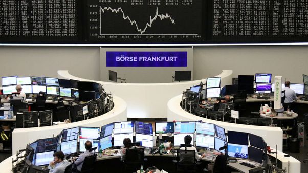 Trade worries plague European shares, FTSE underperforms Trade worries plague European shares, FTSE underperforms
