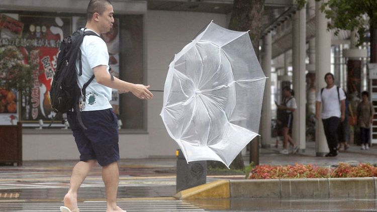 اليابان تنصح نحو 600 ألف شخص بإخلاء مناطق مع وصول عاصفة مدارية