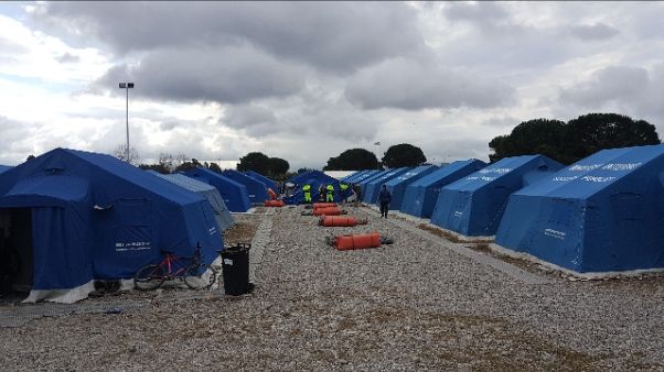 Rissa tra migranti e italiani, 4 arresti Rissa tra migranti e italiani, 4 arresti
