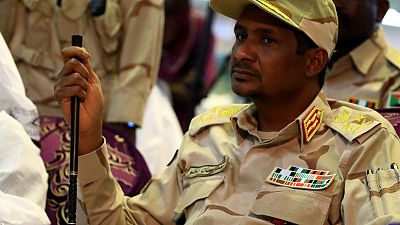 تلفزيون: المجلس العسكري السوداني يختار ثلاثة من أعضائه للمجلس السيادي تلفزيون: المجلس العسكري السوداني يختار ثلاثة من أعضائه للمجلس السيادي