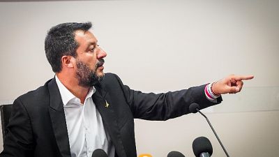 Salvini contestato da manifestanti