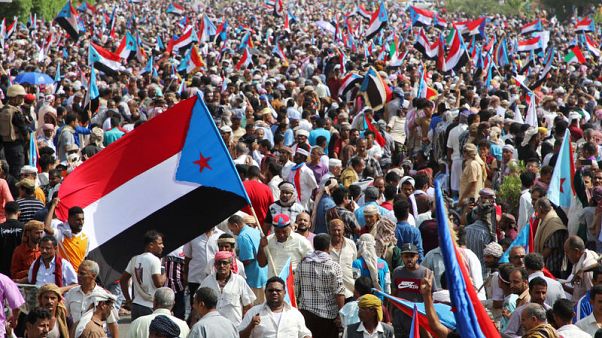 Aden standoff delays Saudi summit intended to forge new Yemen government - sources Aden standoff delays Saudi summit intended to forge new Yemen government - sources