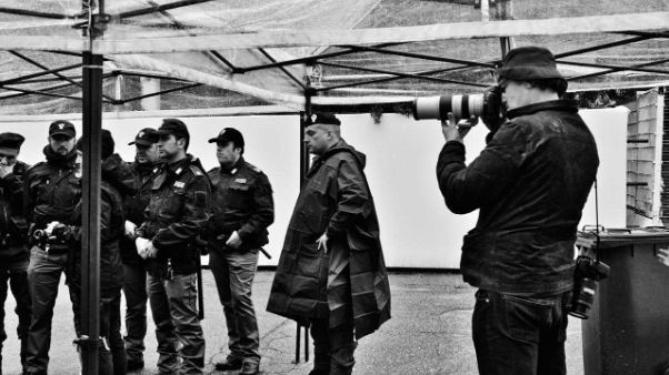 Pellegrin firma calendario 2020 Polizia Pellegrin firma calendario 2020 Polizia