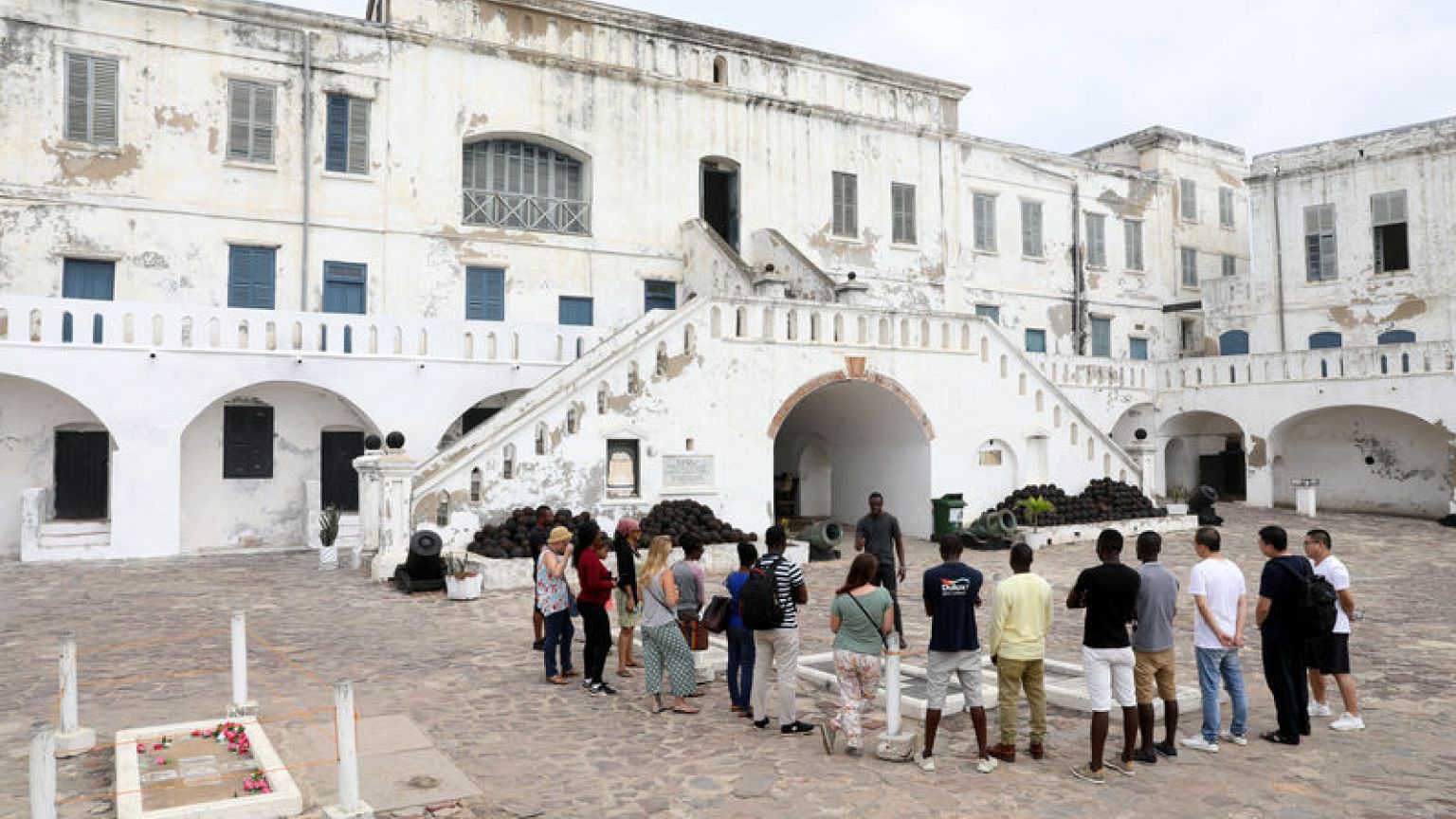 Ghana cashes in on slave heritage tourism