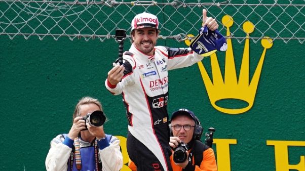 Dakar: Alonso si prepara con team Toyota Dakar: Alonso si prepara con team Toyota