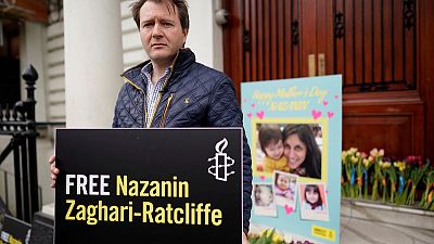 Iran curbs jailed British-Iranian aid worker's family contacts - BBC Iran curbs jailed British-Iranian aid worker's family contacts - BBC