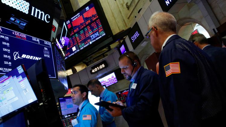 توقف موجة صعود الأسهم الأمريكية مع تراجع القطاع المالي