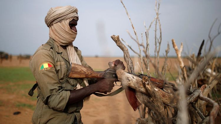 مقتل خمسة من جنود مالي في كمين نصبه من يشتبه بأنهم متشددون