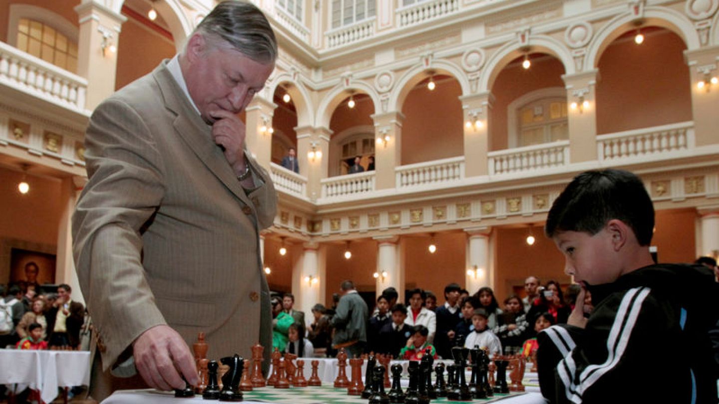 Russian Chess Legend Karpov Unable to Get U.S. Visa, His Friend Says - The  Moscow Times