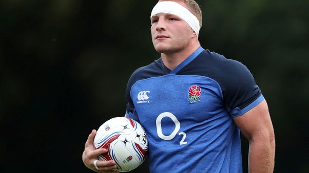 Curry and Underhill start for England Curry and Underhill start for England