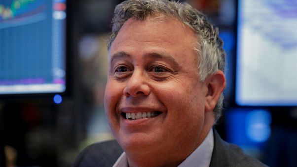 HP CEO Dion Weisler to step down in November; shares slide HP CEO Dion Weisler to step down in November; shares slide