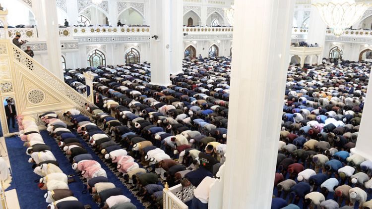 جمهورية الشيشان الروسية تفتتح ما قالت إنه أكبر مسجد في أوروبا