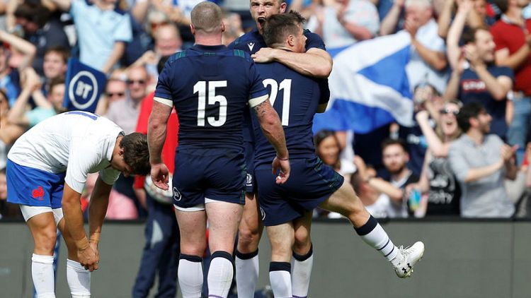 Scotland bounce back to beat France 17-14