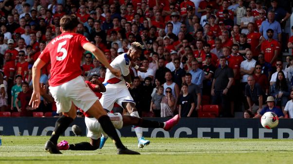 Van Aanholt gives Palace shock 2-1 win at Man United Van Aanholt gives Palace shock 2-1 win at Man United