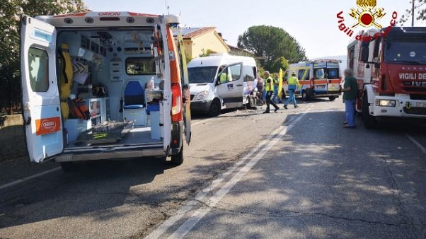 Scontro con pulmino disabili, 5 ferite Scontro con pulmino disabili, 5 ferite
