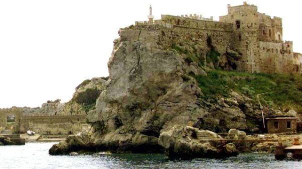 Naviga in area protetta Pianosa, multato Naviga in area protetta Pianosa, multato