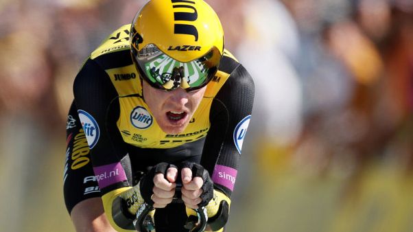 Cycling - Kruijswijk withdraws from Vuelta due to sore knee Cycling - Kruijswijk withdraws from Vuelta due to sore knee