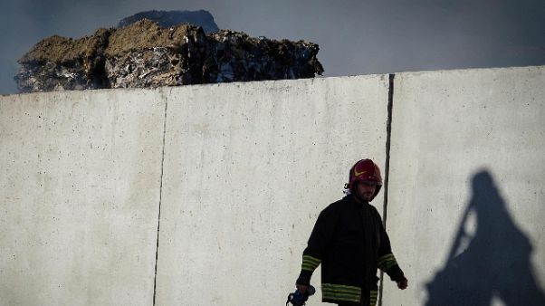 Si incendia macchinario, grave operaio Si incendia macchinario, grave operaio