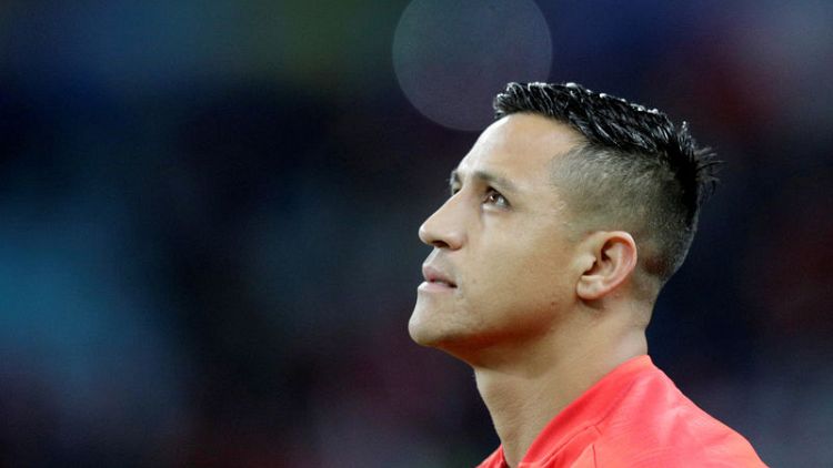 United's Sanchez set to complete Inter loan move - report