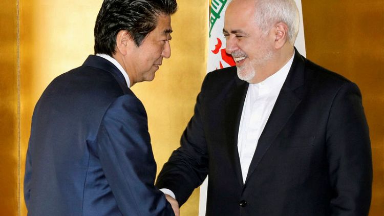 ظريف لرئيس الوزراء الياباني: إيران لا تسعى لزيادة التوتر
