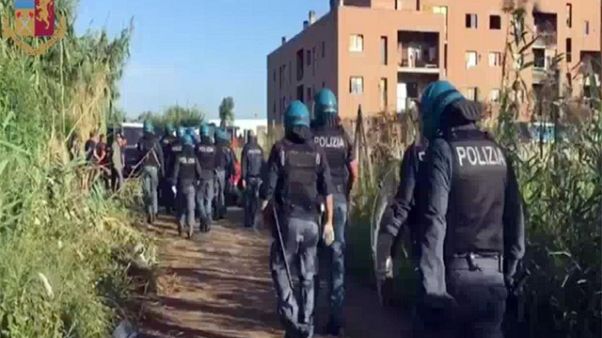 Frenata su sgomberi, "prima alternative" Frenata su sgomberi, "prima alternative"