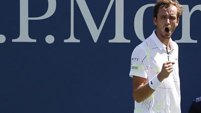 ميدفيديف يتجاوز مشاكل عضلية ويبلغ الدور الثالث في أمريكا المفتوحة ميدفيديف يتجاوز مشاكل عضلية ويبلغ الدور الثالث في أمريكا المفتوحة