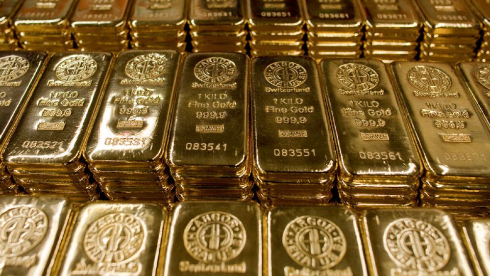 Gold rises slightly and points to its best month in 3 years - News Unrolled