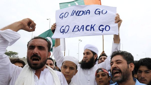 Pakistan PM leads demonstration on Kashmir in bid to win over world opinion Pakistan PM leads demonstration on Kashmir in bid to win over world opinion