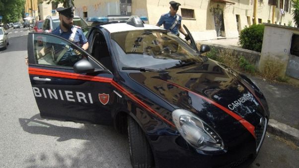 Donna morta in casa, si cerca compagno Donna morta in casa, si cerca compagno