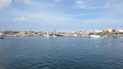 Barca turisti affonda a Lampedusa, salvi Barca turisti affonda a Lampedusa, salvi