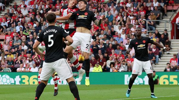 Manchester United held to 1-1 draw by 10-man Saints Manchester United held to 1-1 draw by 10-man Saints