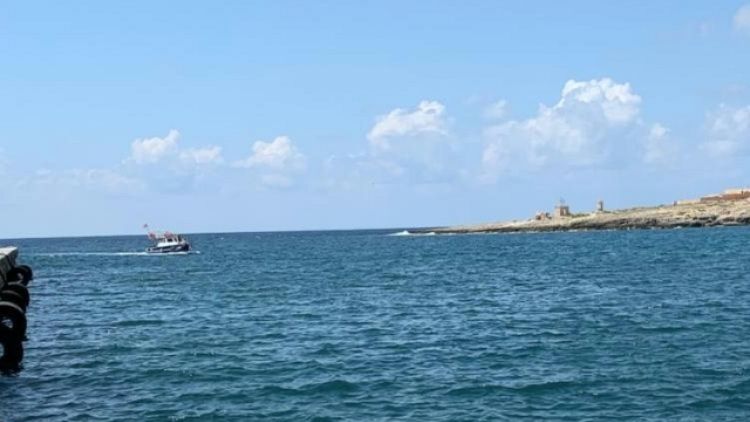 Migranti, nave a Pozzalo sequestrata