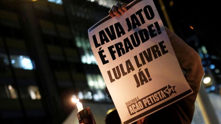 Brazil 'Car Wash' corruption probe facing 'worst moment' as establishment fights back