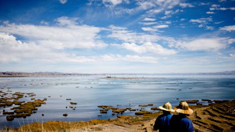 Lake Titicaca, once considered Andean deity, faces pollution threat
