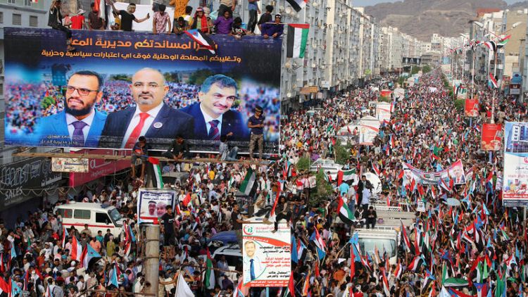 Thousands of Yemenis rally in Aden in support of the UAE