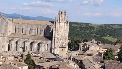 Vigili fuoco controllano Duomo Orvieto Vigili fuoco controllano Duomo Orvieto