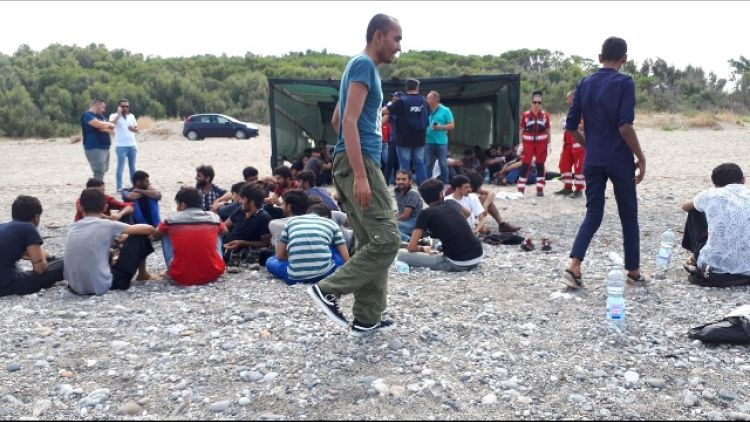 Migranti: 57 arrivati in Calabria