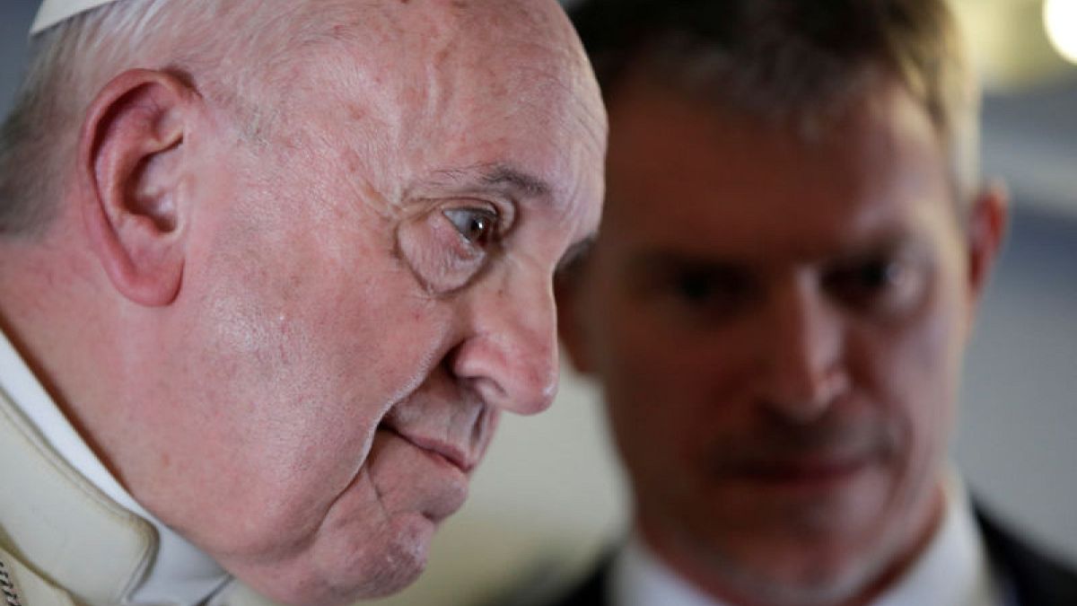Pope says Britain should obey U.N., return islands, including U.S. base
