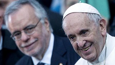 Papa, insensato chiudere a migranti Papa, insensato chiudere a migranti