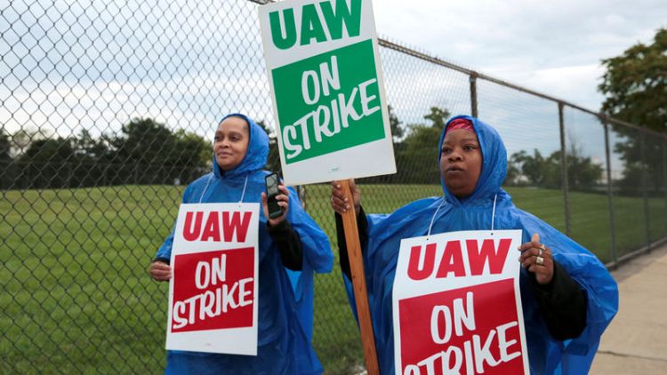 As talks falter, UAW calls first national strike against GM since 2007