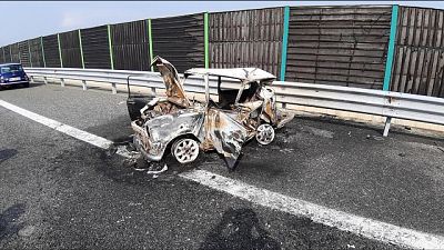 55enne indagato per morti auto in fiamme 55enne indagato per morti auto in fiamme