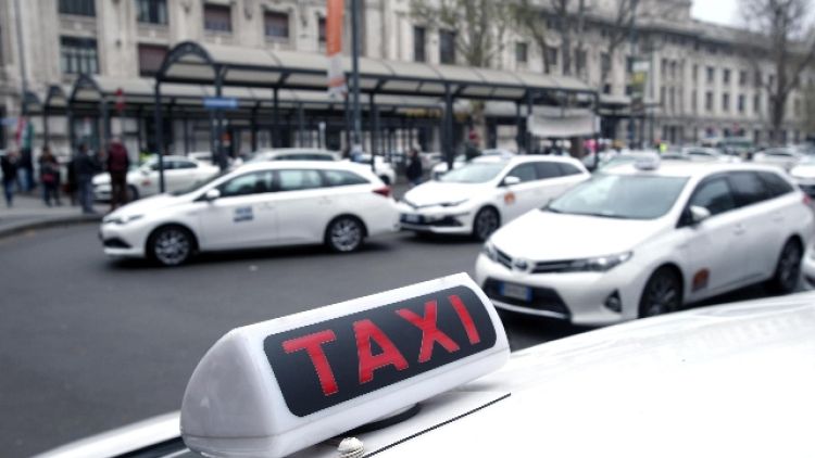Taxi: a Milano Orsa in stato agitazione