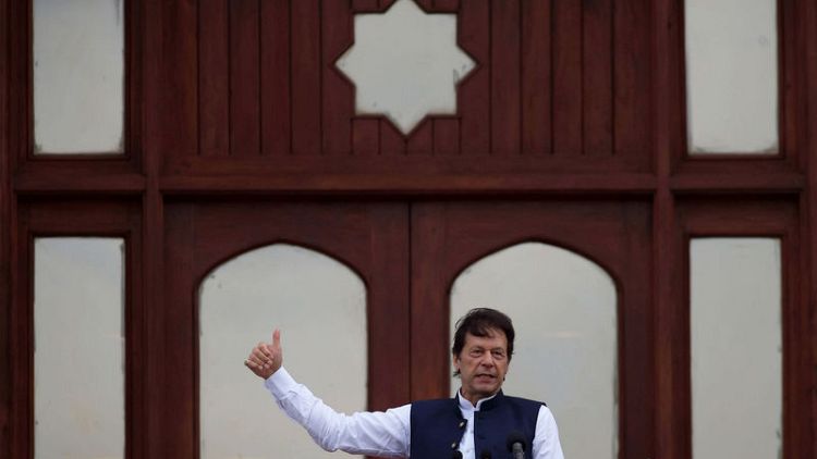 Pakistan PM aims to restart Afghan peace talks