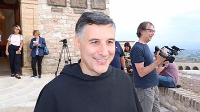 Frati, Assisi porta aperta per chi bussa Frati, Assisi porta aperta per chi bussa