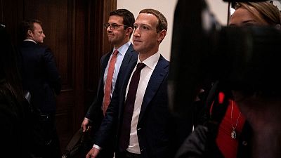 Facebook CEO Zuckerberg meets Trump, seeks to mend fences in Washington