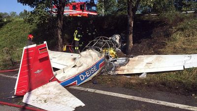 Cade ultraleggero, un morto e tre feriti Cade ultraleggero, un morto e tre feriti