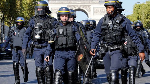 Paris draws new climate rally; police vie with 'yellow vests', 'black blocs' Paris draws new climate rally; police vie with 'yellow vests', 'black blocs'