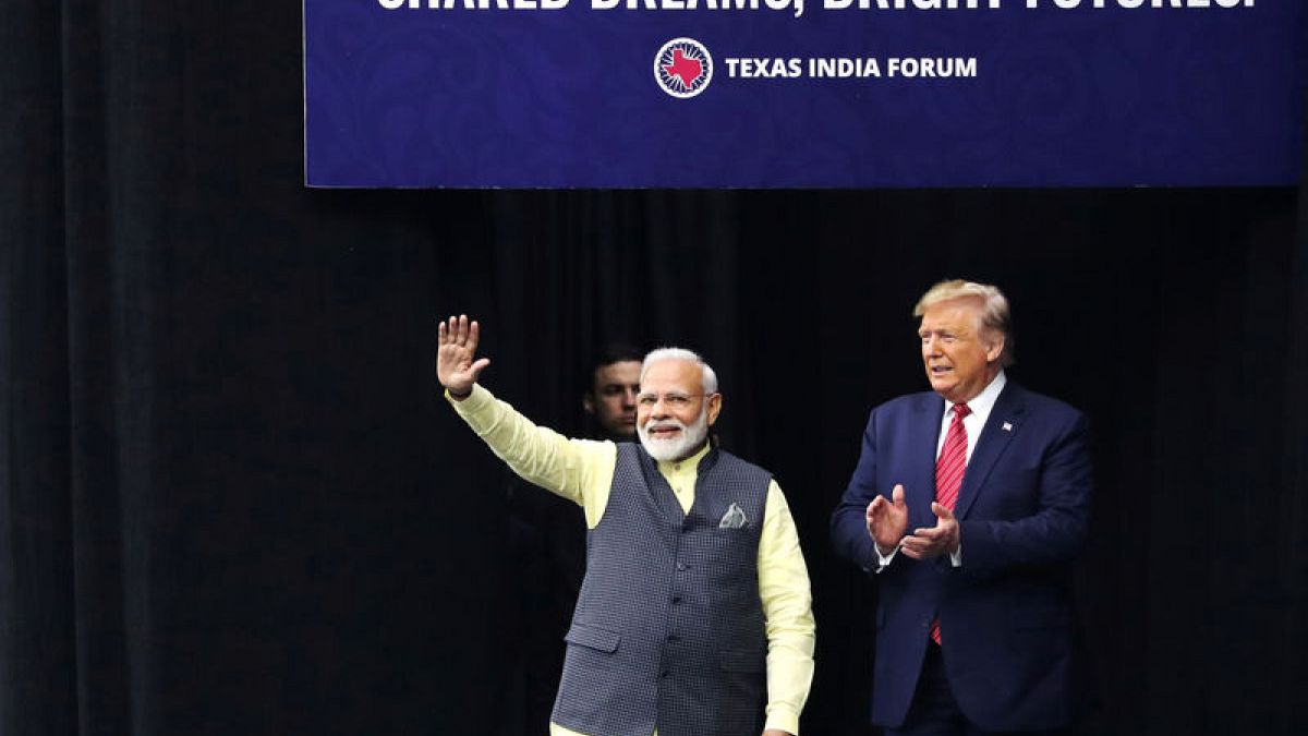 'Howdy, Modi!' - Thousands, plus Trump, rally in Texas for India's ...